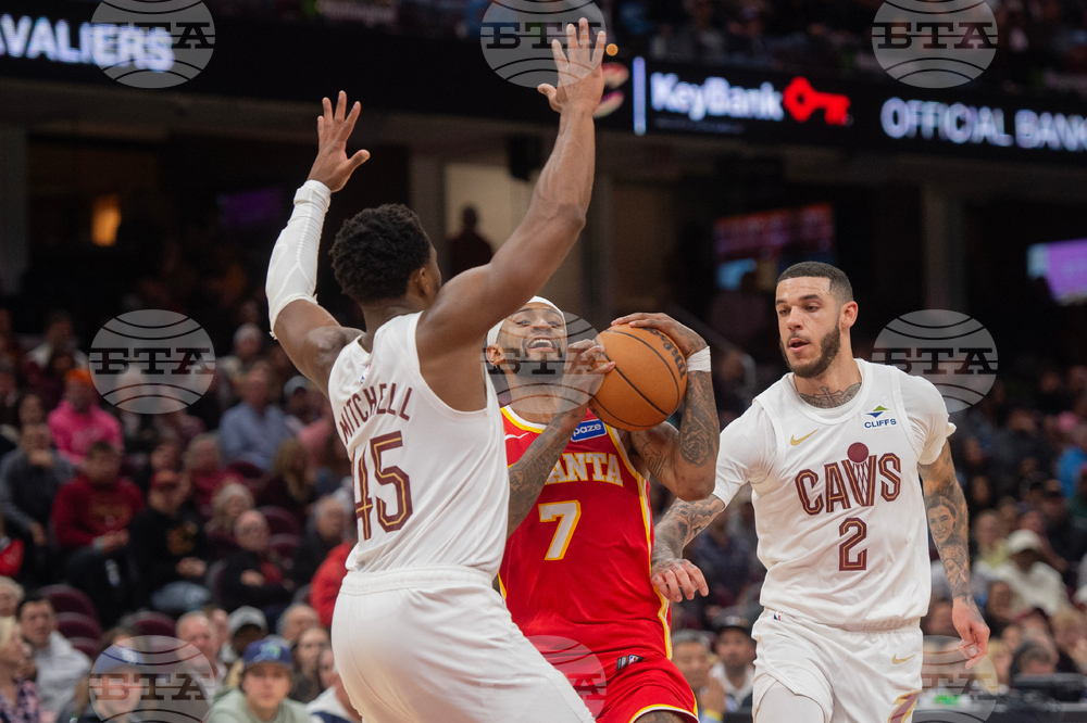 Hawks Cavaliers Basketball