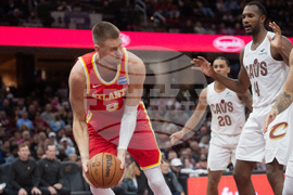 Hawks Cavaliers Basketball