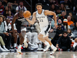 Spurs Suns Basketball