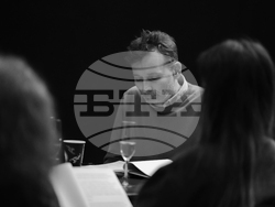 Марий Росен поставя „Жената – Конбини“ в Народния театър, снимка – Народен театър/ Петко Мавродиев