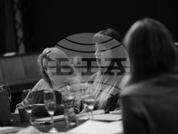 Марий Росен поставя „Жената – Конбини“ в Народния театър, снимка – Народен театър/ Петко Мавродиев