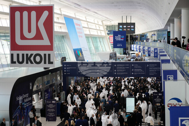 „Лукойл“ отчете близо 20 млрд. долара загуби заради отписване на международни активи, включително в България