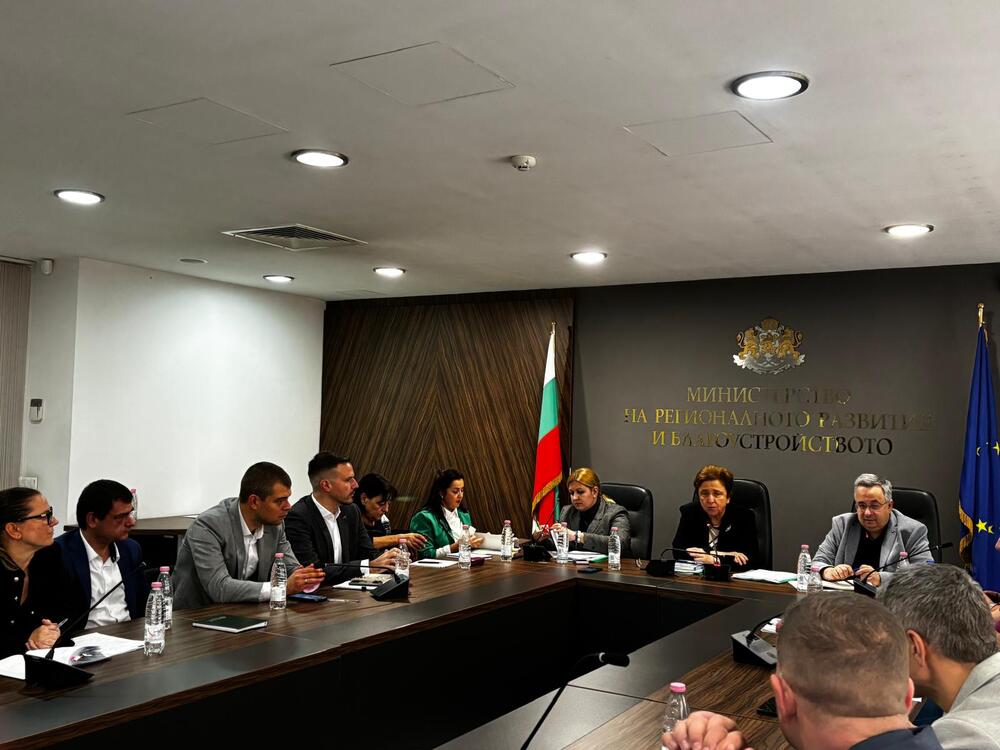 Заместник-министър Дора Янкова обсъди с кметовете от области София, Софийска и Перник напредъка на проектите за саниране на жилищни сгради