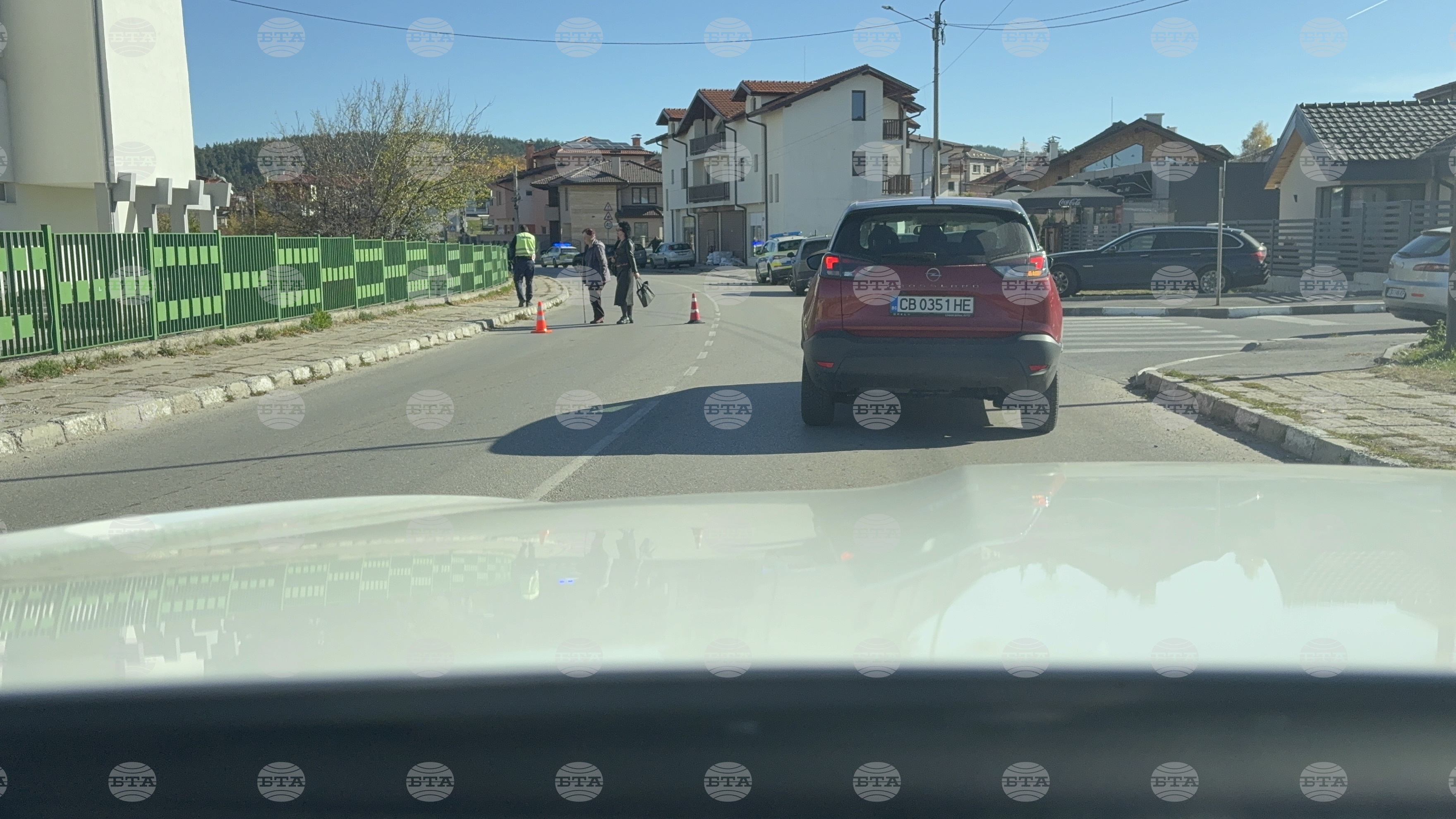 Шофьор на лек автомобил блъсна няколко паркирани коли в Самоков и по-късно почина в болница