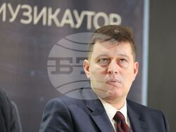 Централни хали - „Светилник: Че какво без песен е светът“ - инициатива