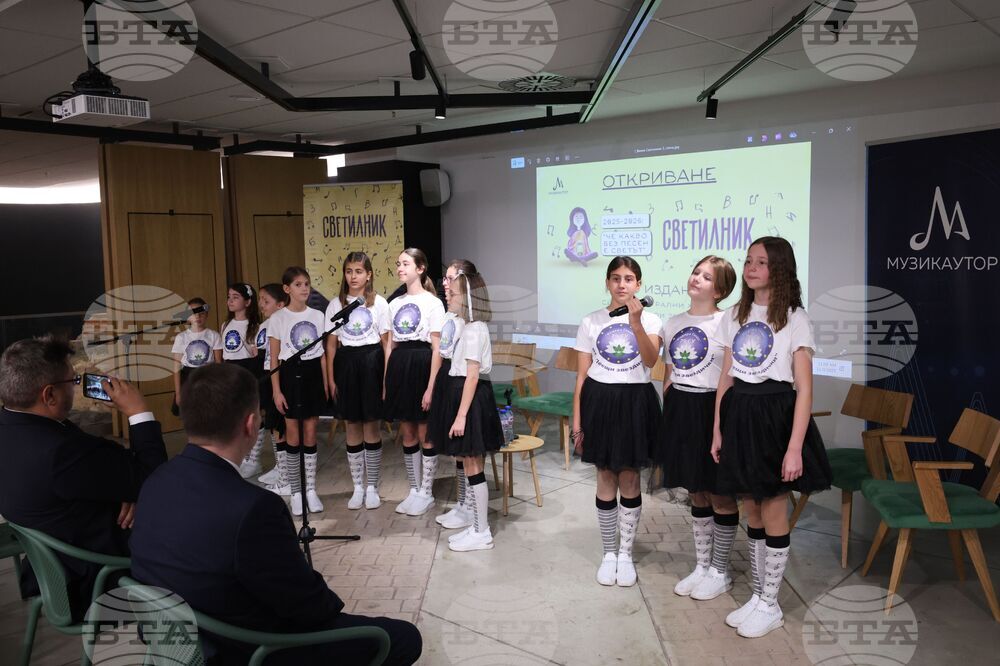 Централни хали - „Светилник: Че какво без песен е светът“ - инициатива