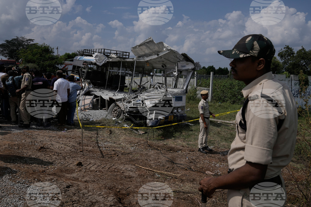 CORRECTION India Bus Accident