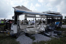 CORRECTION India Bus Accident