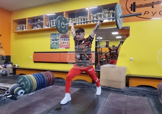 Русе посрещна европейския вицешампион по вдигане на тежести за мъже до 23 години Дениз Данев