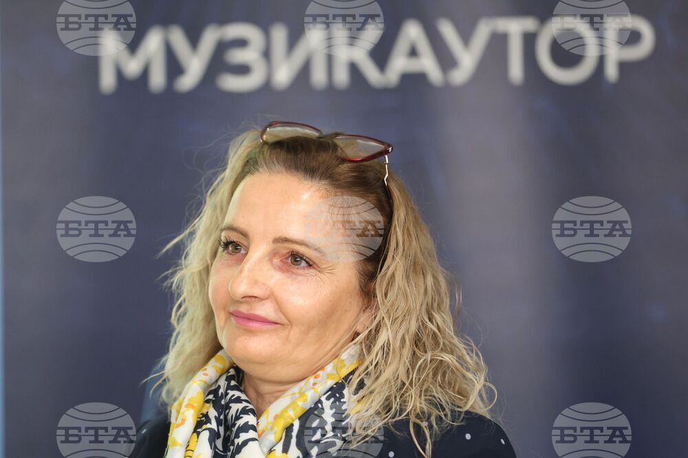 Централни хали - „Светилник: Че какво без песен е светът“ - инициатива