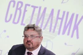 Централни хали - „Светилник: Че какво без песен е светът“ - инициатива