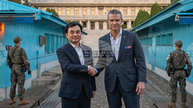 Министърът на отбраната на САЩ посети демилитаризираната зона между двете Кореи преди разговори по въпроси на сигурността с южнокорейски представители