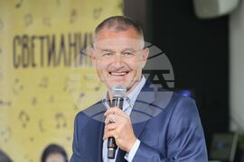 Централни хали - „Светилник: Че какво без песен е светът“ - инициатива