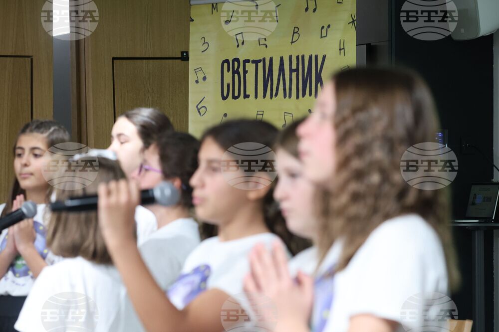 Централни хали - „Светилник: Че какво без песен е светът“ - инициатива