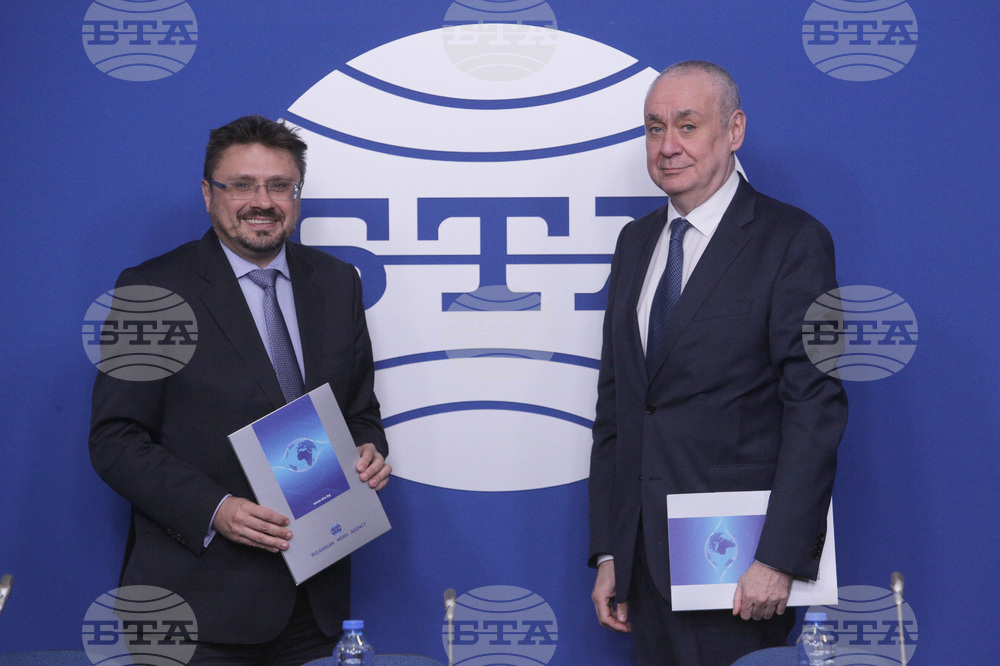 Национален пресклуб на БТА - договор - подписване