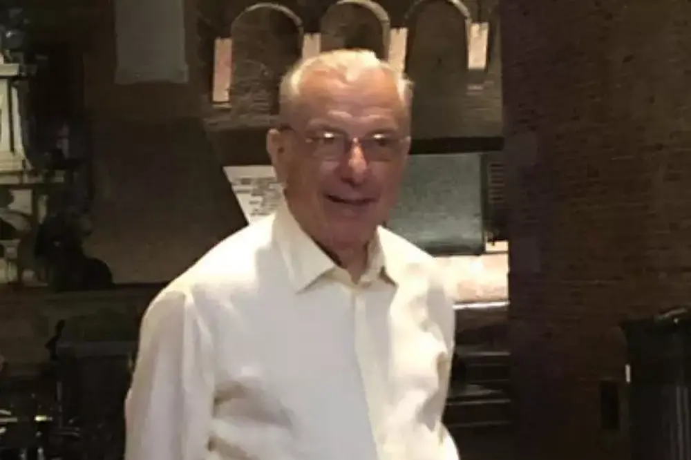 АНСА: Чичото на италианската певица Лаура Паузини е загинал при пътен инцидент, докато е карал колело в Болоня 