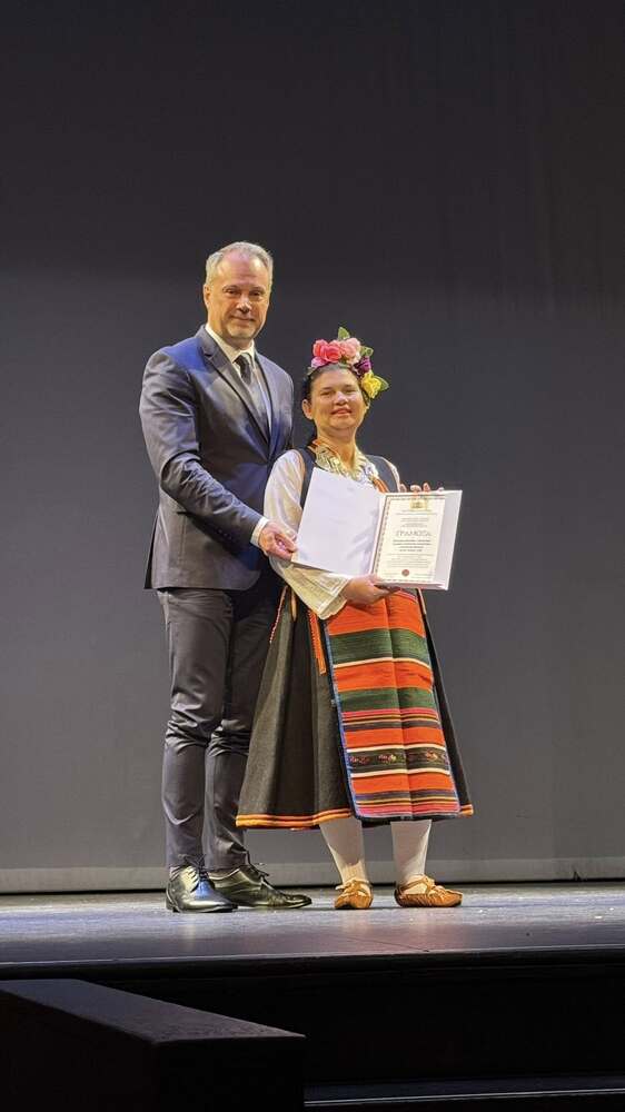 Фолклорната група „ХороТропци“ от Лос Анджелис изнесе концерт по случай Деня на народните будители