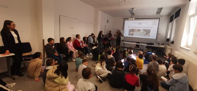 Денят на народните будители бе отбелязан в Българското училище „Христо Ботев“ в Аугсбург, Германия