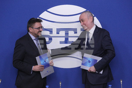 Национален пресклуб на БТА - договор - подписване