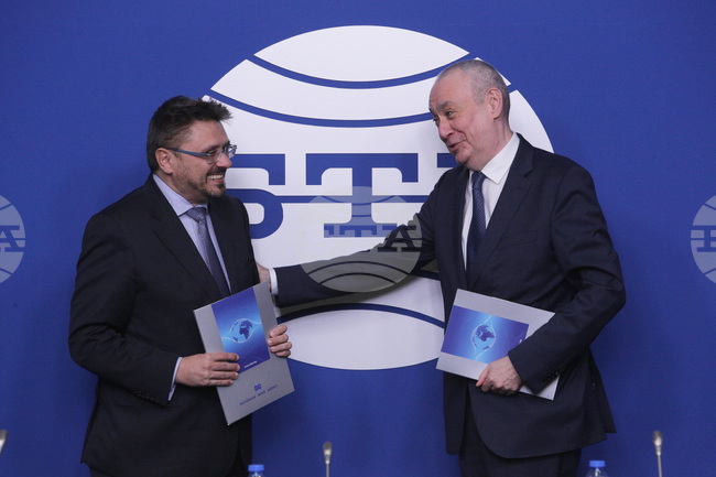 Национален пресклуб на БТА - договор - подписване
