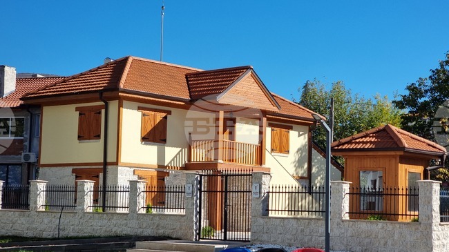 Представители на две национални федерации по вдигане на тежести пристигат в Момчилград за откриването на къщата музей „Наим Сюлейманоглу“