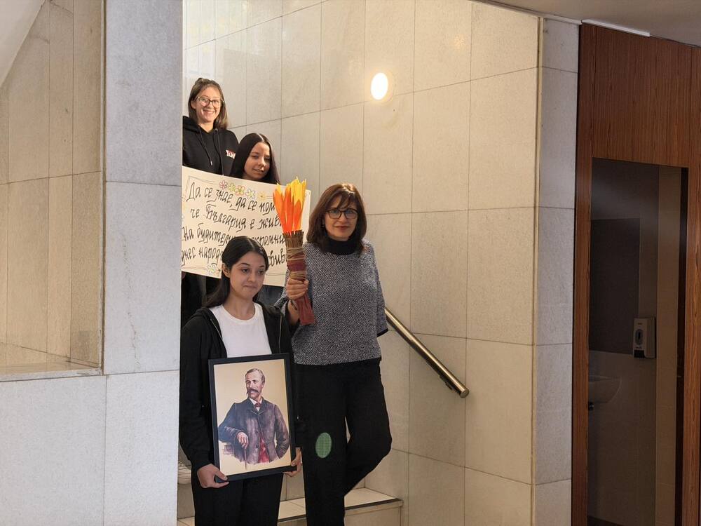 С шествие и тържество беше отбелязан Денят на народните будители в Българското средно училище „Д-р Петър Берон“ в Прага