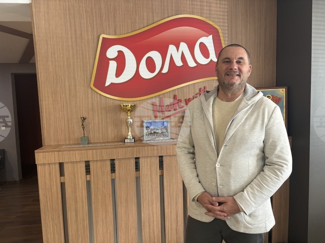 Компанията "Си Комерсиал" в Самоков търси технолози, технически директори и инженери, каза управителят Сотир Немов