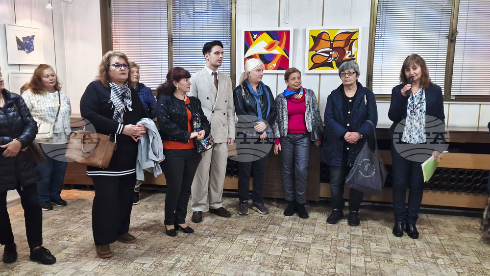 В Деня на българския художник в Търговище бе представена изложбата „Есенна“ на Сдружение „Художниците на Търговище“