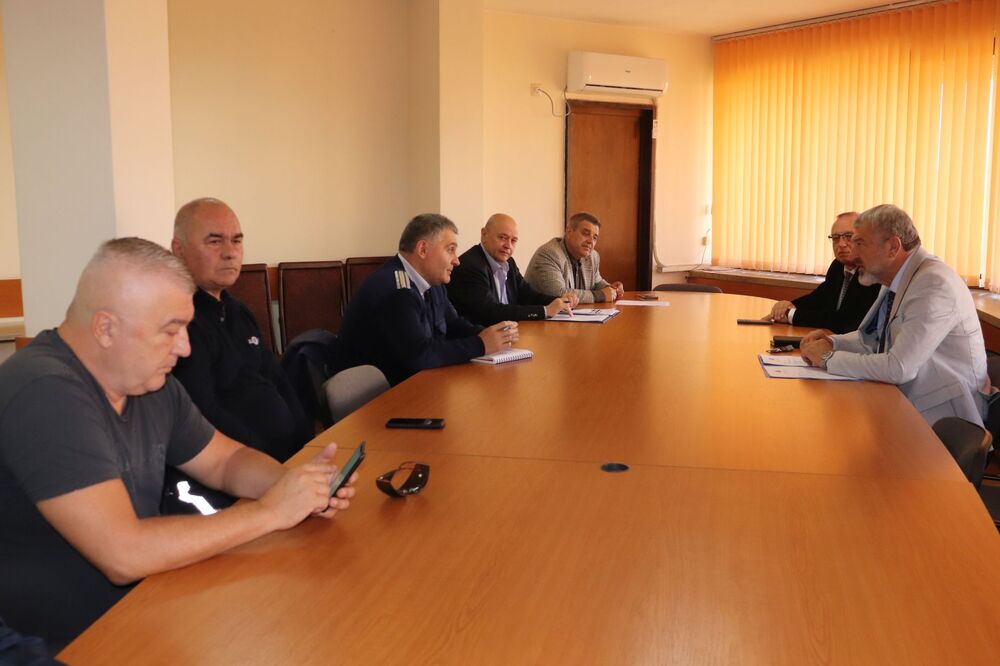 Областният управител Драгомир Драганов свика спешна среща с всички институции относно утрешното затваряне на Дунав мост