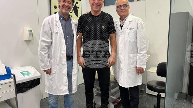 Христо Стоичков претърпя операция на рамото