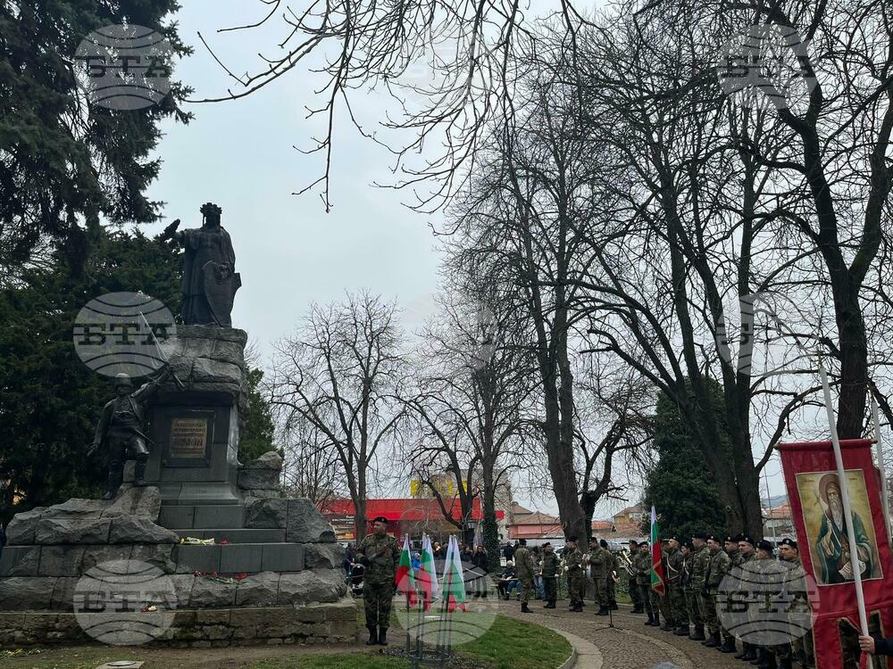 Ритуал пред паметник на Свободата в Свищов
