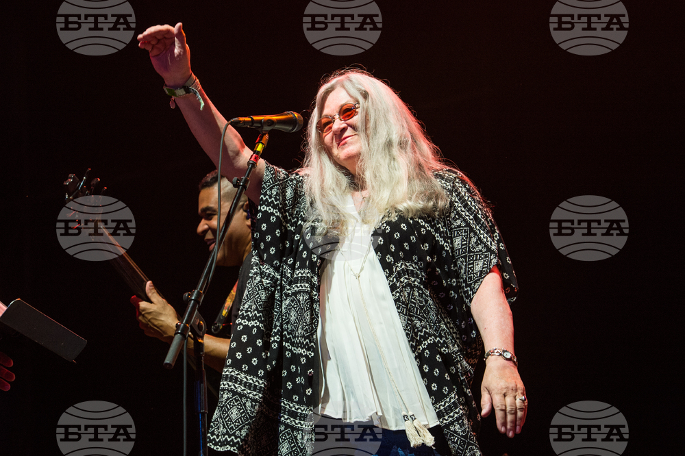 Obit - Donna Jean Godchaux