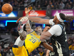 Bucks Pacers Basketball