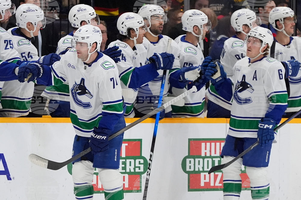 Canucks Predators Hockey