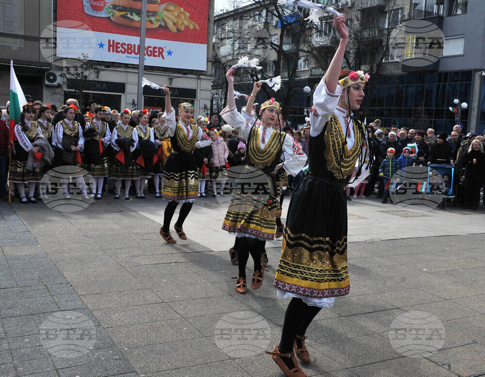 Бургас - Трети март - голямо празнично хоро