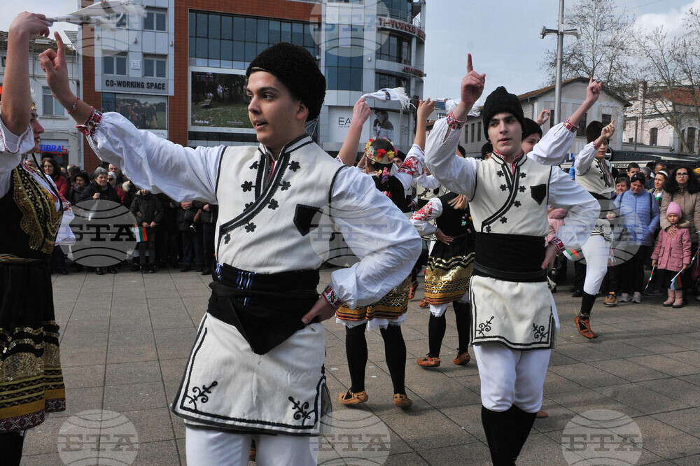 Бургас - Трети март - голямо празнично хоро