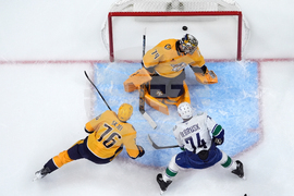 Canucks Predators Hockey