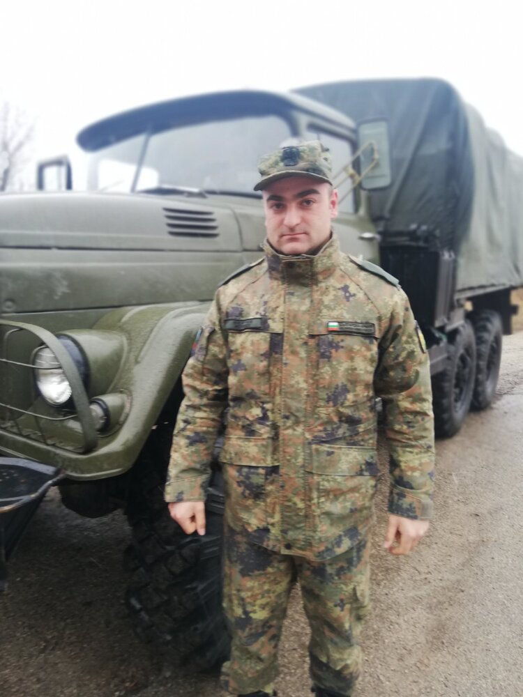 Военнослужещ от Сухопътните войски спаси от пожар пострадали при пътно-транспортно произшествие