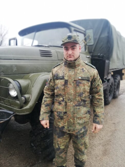 Военнослужещ от Сухопътните войски спаси от пожар пострадали при пътно-транспортно произшествие