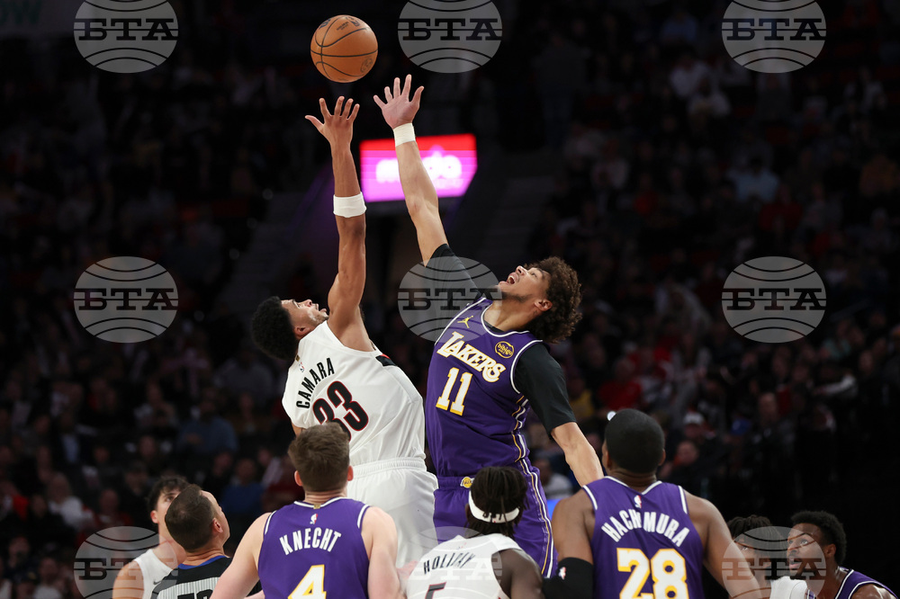 Lakers Trail Blazers Basketball