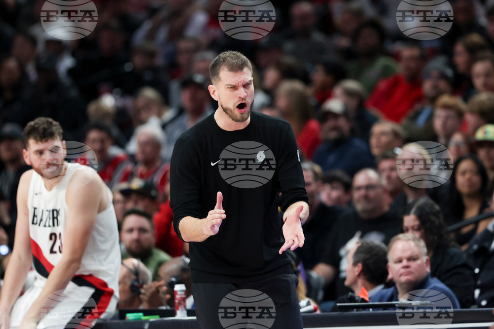 Lakers Trail Blazers Basketball