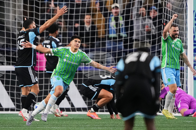 Атлетико Мадрид обяви трансфера на халфа Варгас от Сиатъл