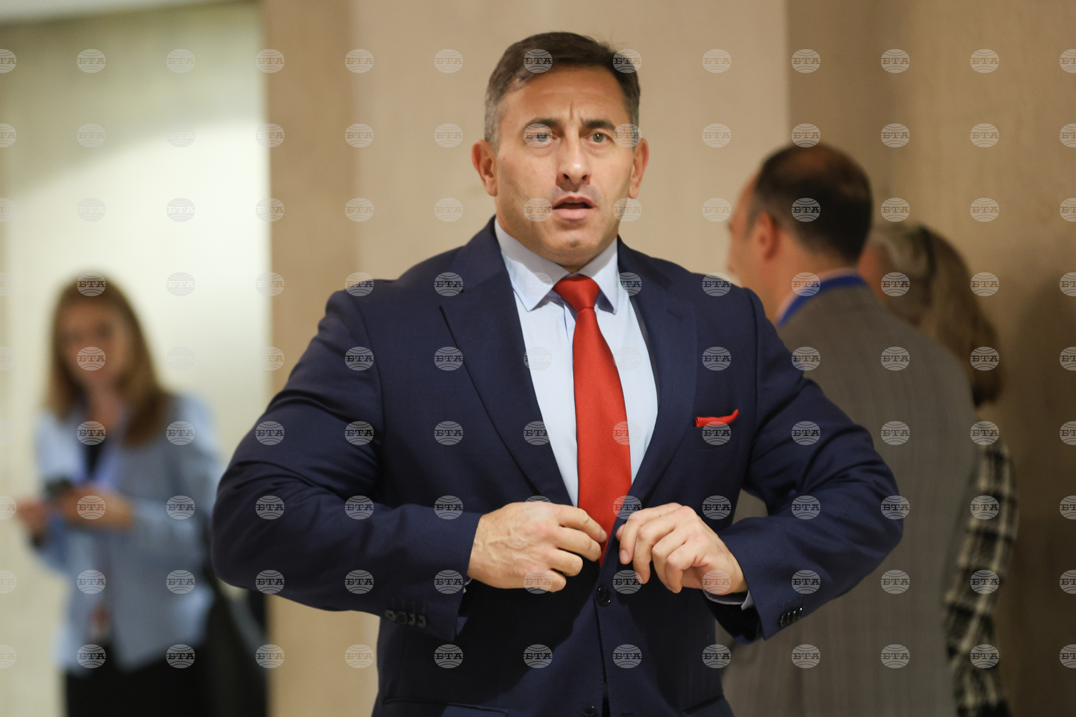 Групата компании на ,,Лукойл“ в България гарантира непрекъсваемост на производството и доставките на горива, както и спазване на санкциите, заяви Румен Спецов