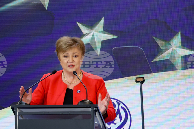 Макар приемането на еврото да е важна стъпка, само по себе си то не гарантира по-висок жизнен стандарт, каза Кристалина Георгиева