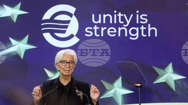  Вече 358 млн. европейци използват еврото всеки ден, написа във „Фейсбук“ президентът на ЕЦБ Кристин Лагард ден, след като България стана 21-вият член на еврозоната