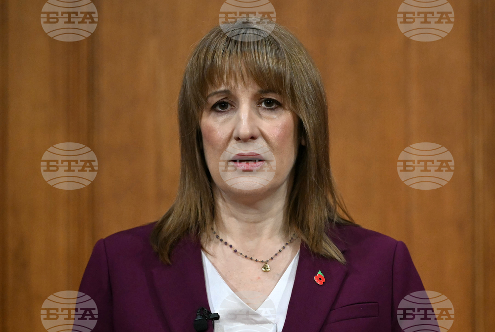 Британските държавни облигации поевтиняха рязко след медийни публикации, че Лондон не планира да повишава данъка върху доходите