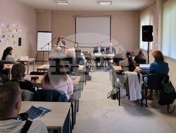 Заместник-министърът на образованието и науката Наталия Михалевска участва в откриването на обучение на учители по Националната програма "Квалификация на педагогическите специалисти". Снимка: МОН 