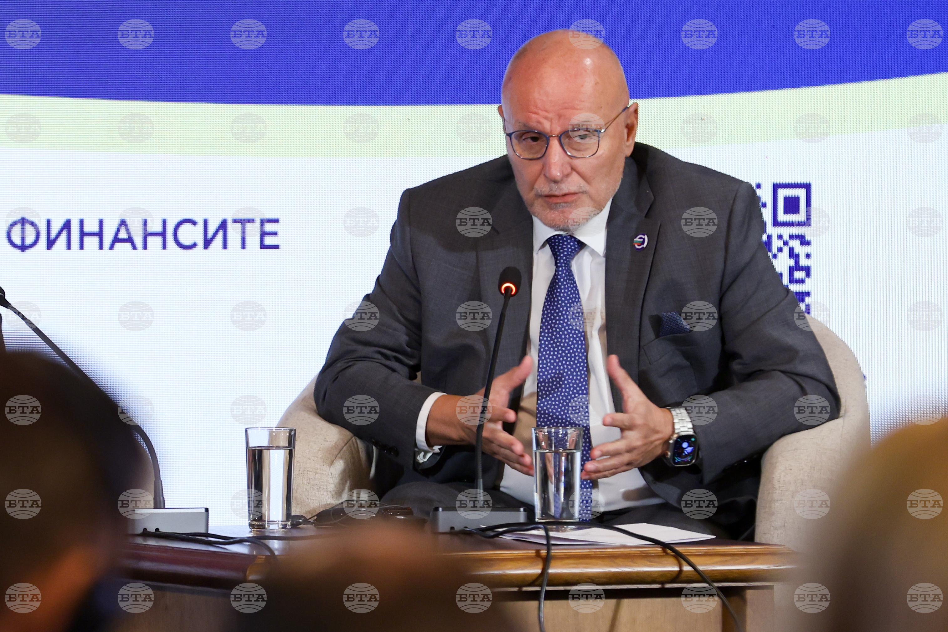 Присъединяването на България към еврозоната е историческа закономерност, каза управителят на БНБ Димитър Радев