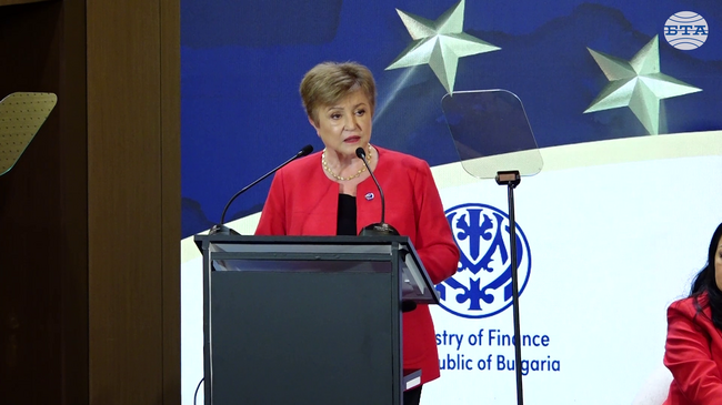 Макар приемането на еврото да е важна стъпка, само по себе си то не гарантира по-висок жизнен стандарт, каза Кристалина Георгиева