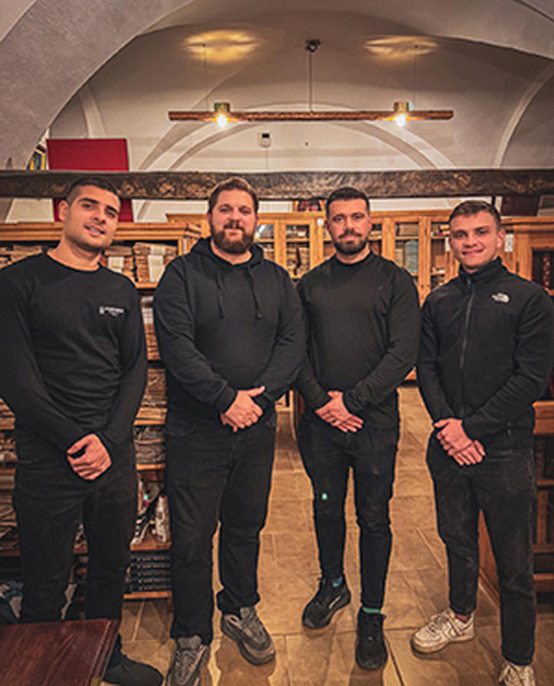 Екип от Геолого-географския факултет на Софийския университет изследва и дигитализира уникални географски източници в Зографския манастир